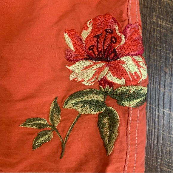 Vintage Y2K GAP embroidered Velcro board shorts - Picture 4 of 14